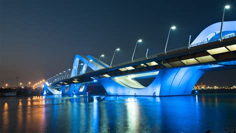 Sheikh Zayed Bridge (Abu Dhabi) .